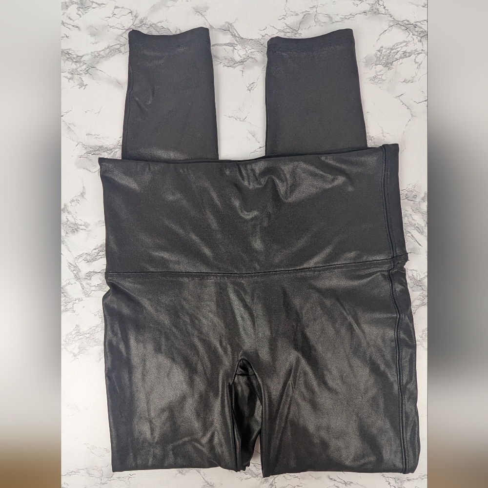 SPANX Size XL Faux Leather Looks Leggings In Black
